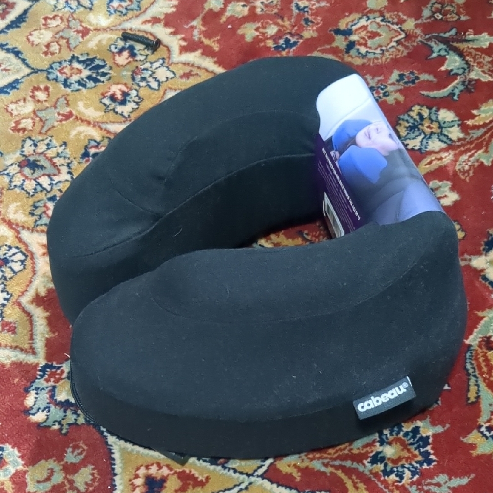 NWT Cabeau Black Travel Neck Pillow